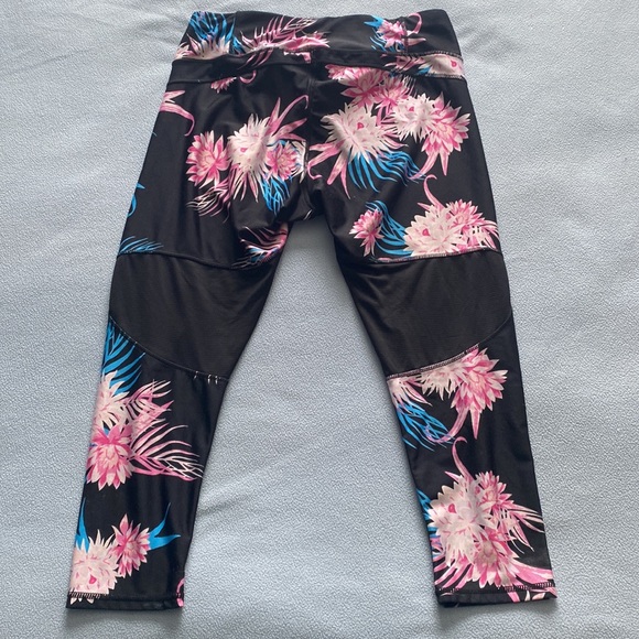 Capri Activewear Bundle - Picture 4 of 11